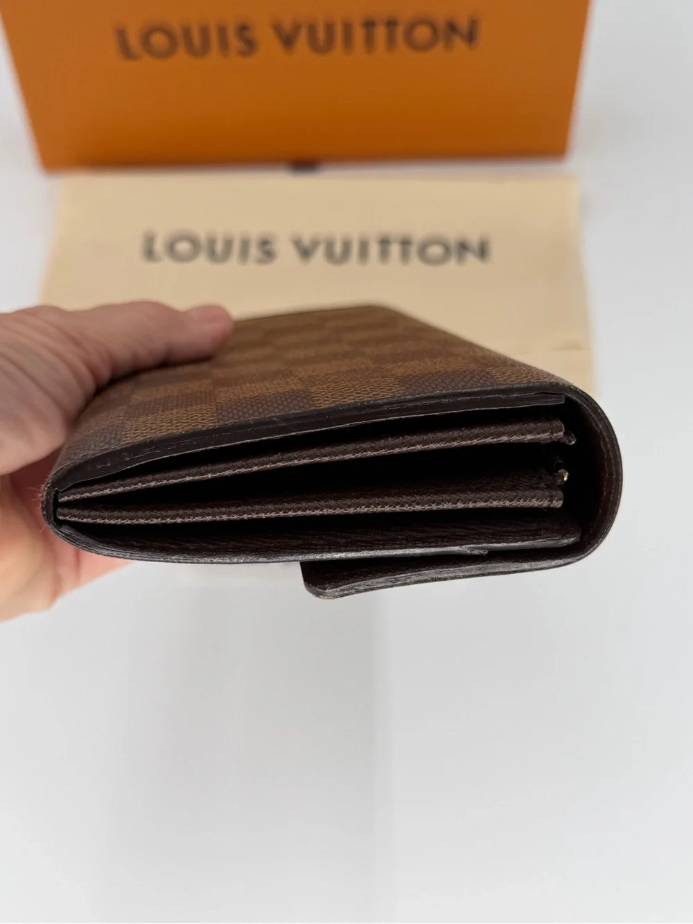 Authentic LV Emilie Wallet in Damier Ebene Excellent Condition - Picture 3 of 15